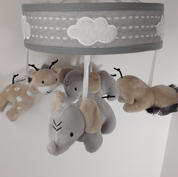 Lambs & Ivy Mobile Wheel with Plush Safari Animals- Replacement or Stand-alone - Picture 3 of 10